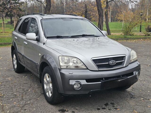 Серый Киа Соренто, объемом двигателя 0 л и пробегом 250 тыс. км за 4400 $, фото 1 на Automoto.ua