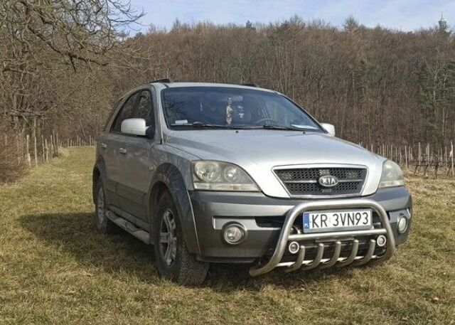 Серый Киа Соренто, объемом двигателя 2.5 л и пробегом 288 тыс. км за 3900 $, фото 1 на Automoto.ua