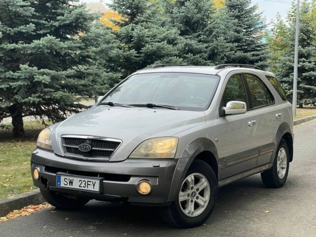Сірий Кіа Соренто, об'ємом двигуна 2.5 л та пробігом 300 тис. км за 4150 $, фото 1 на Automoto.ua