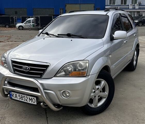 Серый Киа Соренто, объемом двигателя 2.5 л и пробегом 240 тыс. км за 8500 $, фото 1 на Automoto.ua