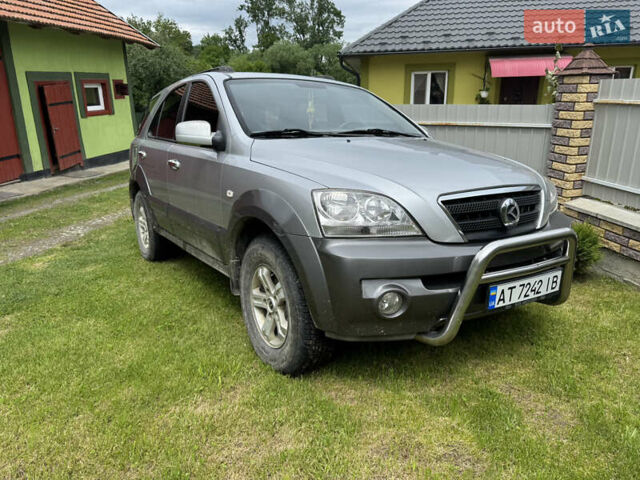 Серый Киа Соренто, объемом двигателя 2.5 л и пробегом 211 тыс. км за 7900 $, фото 1 на Automoto.ua