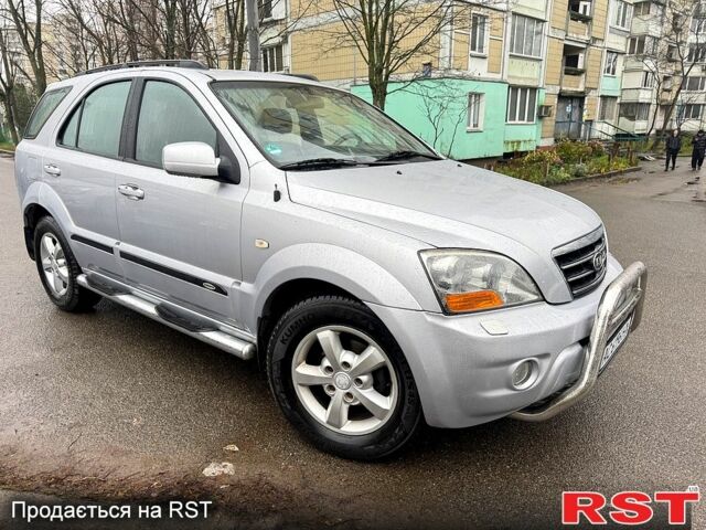 Серый Киа Соренто, объемом двигателя 2.5 л и пробегом 240 тыс. км за 6000 $, фото 1 на Automoto.ua