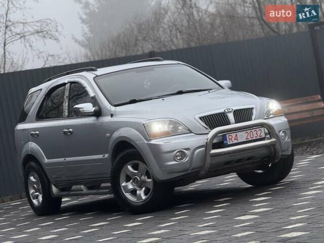 Сірий Кіа Соренто, об'ємом двигуна 2.5 л та пробігом 170 тис. км за 8200 $, фото 1 на Automoto.ua