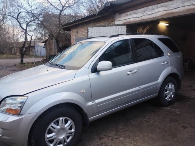 Серый Киа Соренто, объемом двигателя 2.5 л и пробегом 198 тыс. км за 7400 $, фото 1 на Automoto.ua