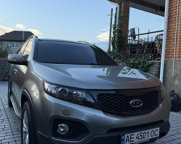 Киа Соренто 2010 в Киеве на Automoto.ua Серый Киа Соренто, объемом двигателя 2.36 л и пробегом 184 тыс. км за 12000 $, фото 1 на Automoto.ua