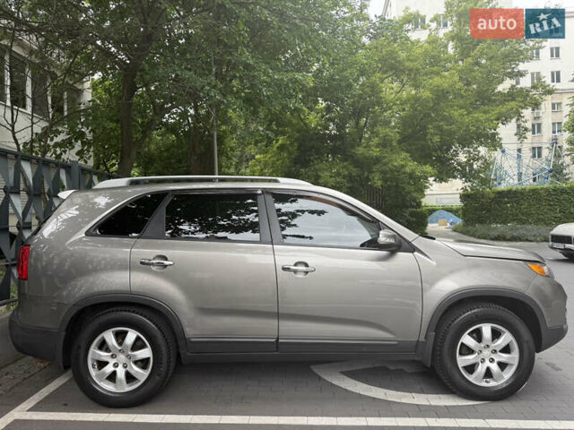 Серый Киа Соренто, объемом двигателя 2.36 л и пробегом 205 тыс. км за 9900 $, фото 1 на Automoto.ua