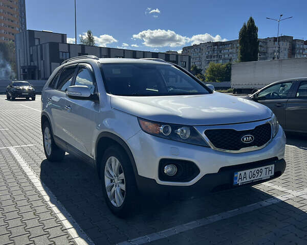 Серый Киа Соренто, объемом двигателя 2.4 л и пробегом 225 тыс. км за 10800 $, фото 1 на Automoto.ua
