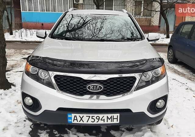 Серый Киа Соренто, объемом двигателя 2.36 л и пробегом 211 тыс. км за 11500 $, фото 1 на Automoto.ua