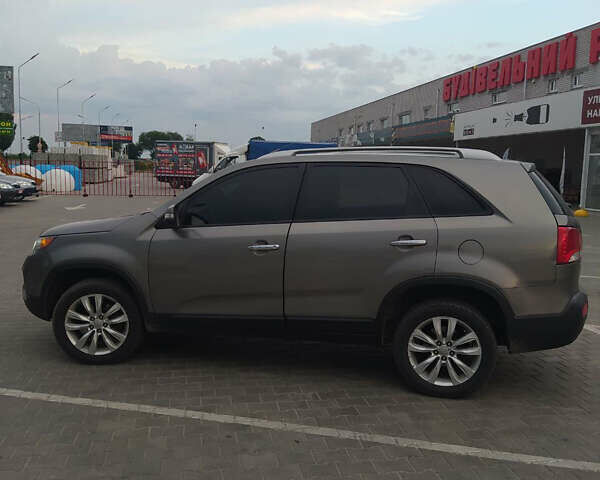 Серый Киа Соренто, объемом двигателя 2.2 л и пробегом 175 тыс. км за 13000 $, фото 1 на Automoto.ua