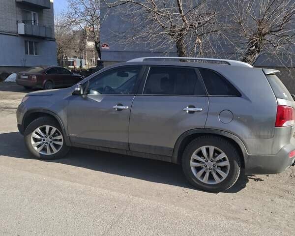 Серый Киа Соренто, объемом двигателя 2.2 л и пробегом 265 тыс. км за 12000 $, фото 1 на Automoto.ua