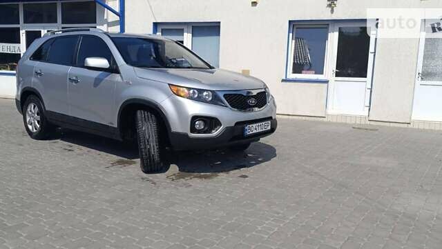 Серый Киа Соренто, объемом двигателя 2.2 л и пробегом 229 тыс. км за 13000 $, фото 1 на Automoto.ua