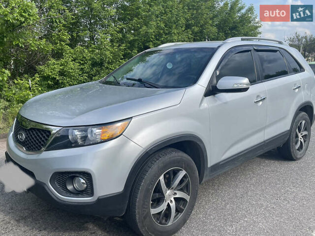 Серый Киа Соренто, объемом двигателя 2.36 л и пробегом 220 тыс. км за 10000 $, фото 1 на Automoto.ua