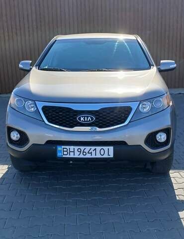 Серый Киа Соренто, объемом двигателя 2.36 л и пробегом 225 тыс. км за 9500 $, фото 1 на Automoto.ua