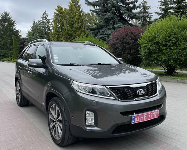 Сірий Кіа Соренто, об'ємом двигуна 2.2 л та пробігом 258 тис. км за 16450 $, фото 1 на Automoto.ua