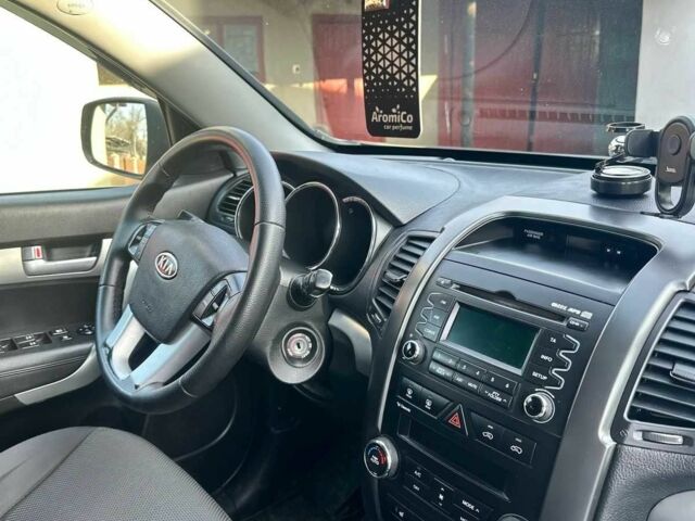 Сірий Кіа Соренто, об'ємом двигуна 2.2 л та пробігом 235 тис. км за 11000 $, фото 1 на Automoto.ua