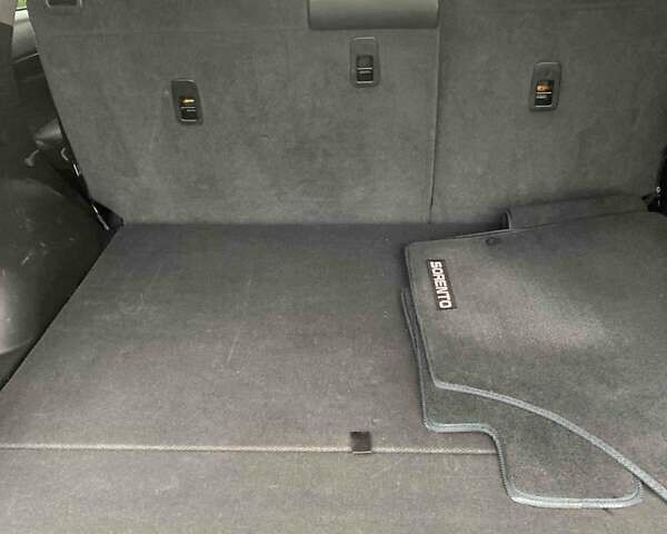 Серый Киа Соренто, объемом двигателя 2.4 л и пробегом 165 тыс. км за 12100 $, фото 1 на Automoto.ua