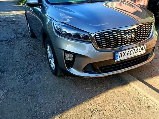 Серый Киа Соренто, объемом двигателя 2.4 л и пробегом 135 тыс. км за 14000 $, фото 1 на Automoto.ua