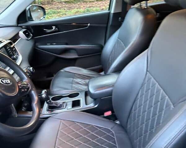 Сірий Кіа Соренто, об'ємом двигуна 2.36 л та пробігом 181 тис. км за 14800 $, фото 1 на Automoto.ua