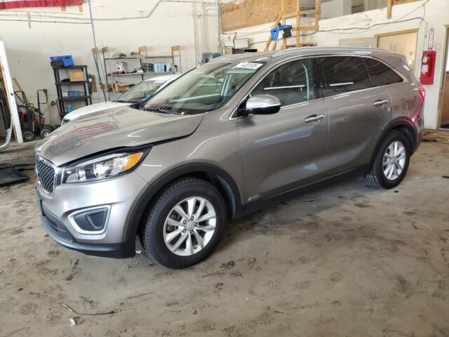 Сірий Кіа Соренто, об'ємом двигуна 2.4 л та пробігом 200 тис. км за 10600 $, фото 1 на Automoto.ua