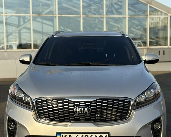 Серый Киа Соренто, объемом двигателя 2 л и пробегом 116 тыс. км за 23999 $, фото 1 на Automoto.ua