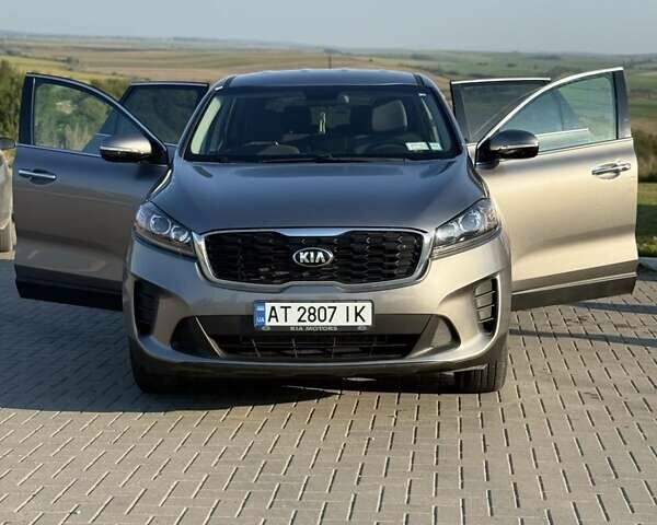 Киа Соренто 2018 в Городенке на Automoto.ua Серый Киа Соренто, объемом двигателя 2.36 л и пробегом 109 тыс. км за 16300 $, фото 1 на Automoto.ua