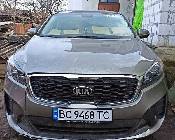 Киа Соренто 2018 в Самборе на Automoto.ua Серый Киа Соренто, объемом двигателя 2.4 л и пробегом 93 тыс. км за 12700 $, фото 1 на Automoto.ua