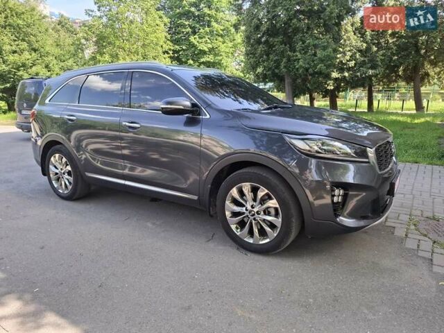 Сірий Кіа Соренто, об'ємом двигуна 2 л та пробігом 231 тис. км за 21950 $, фото 1 на Automoto.ua