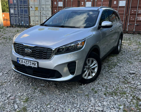Сірий Кіа Соренто, об'ємом двигуна 2.4 л та пробігом 201 тис. км за 16200 $, фото 1 на Automoto.ua