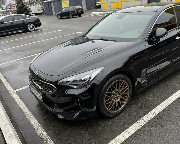 Черный Киа Stinger, объемом двигателя 2 л и пробегом 57 тыс. км за 17500 $, фото 1 на Automoto.ua