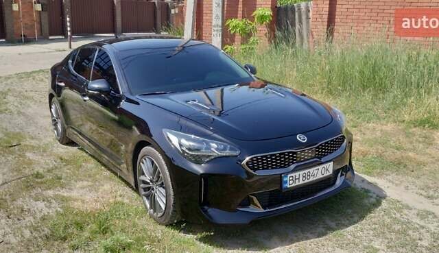 Черный Киа Stinger, объемом двигателя 2 л и пробегом 35 тыс. км за 22000 $, фото 1 на Automoto.ua