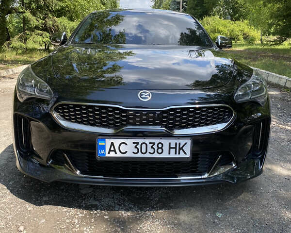 Черный Киа Stinger, объемом двигателя 2.2 л и пробегом 116 тыс. км за 25000 $, фото 1 на Automoto.ua