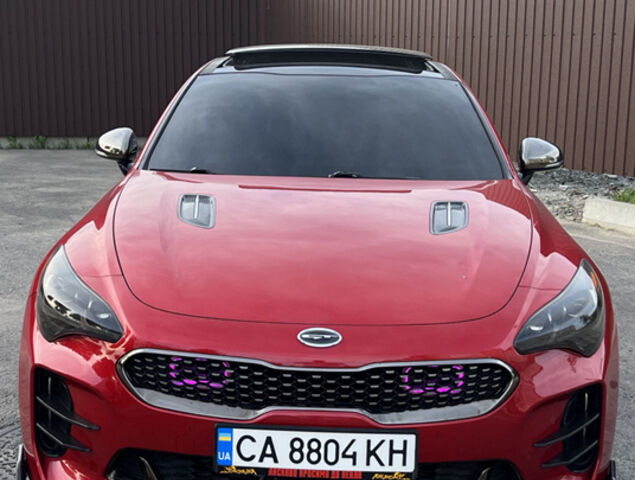 Красный Киа Stinger, объемом двигателя 3.34 л и пробегом 145 тыс. км за 21475 $, фото 1 на Automoto.ua