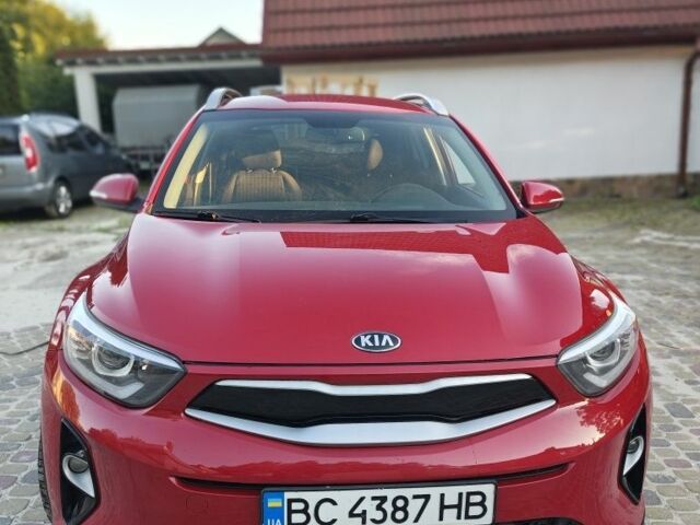 Красный Киа Stonic, объемом двигателя 1.4 л и пробегом 75 тыс. км за 357 $, фото 1 на Automoto.ua