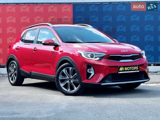 Красный Киа Stonic, объемом двигателя 1.37 л и пробегом 8 тыс. км за 23800 $, фото 1 на Automoto.ua