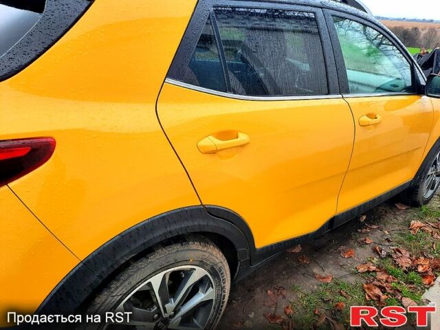 Жовтий Кіа Stonic, об'ємом двигуна 1.4 л та пробігом 93 тис. км за 16900 $, фото 1 на Automoto.ua