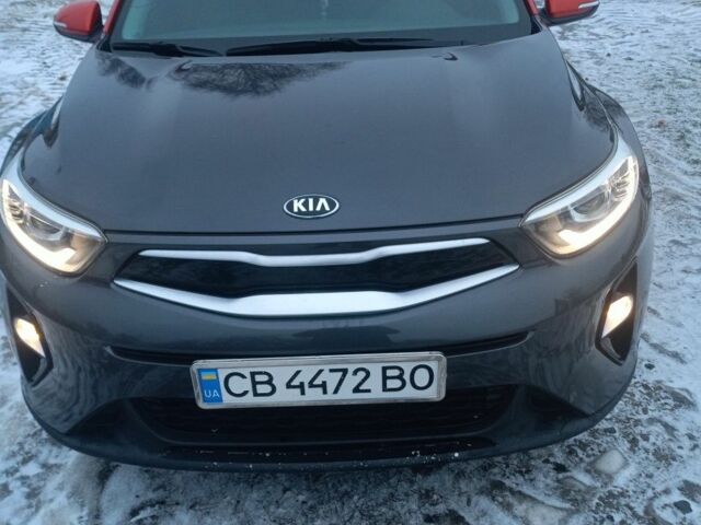 Серый Киа Stonic, объемом двигателя 1.4 л и пробегом 142 тыс. км за 12500 $, фото 1 на Automoto.ua