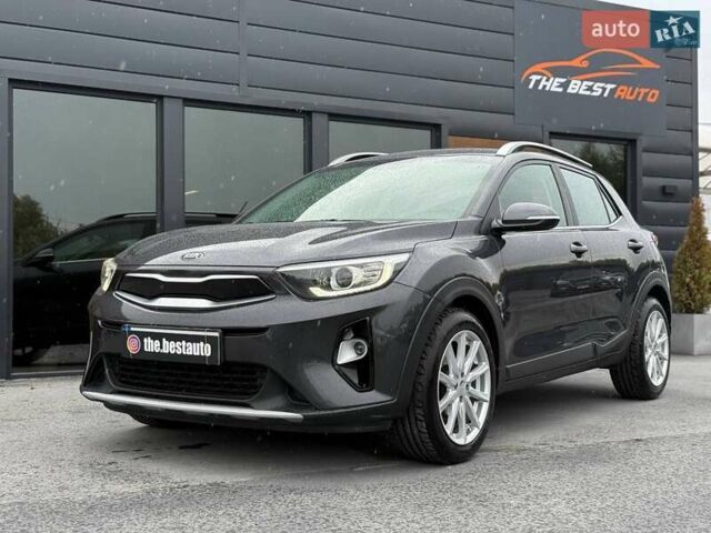 Сірий Кіа Stonic, об'ємом двигуна 1.37 л та пробігом 58 тис. км за 16800 $, фото 1 на Automoto.ua