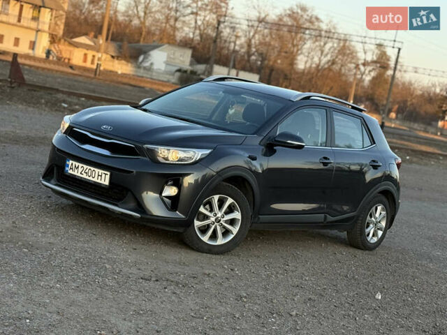 Сірий Кіа Stonic, об'ємом двигуна 1.4 л та пробігом 67 тис. км за 16850 $, фото 1 на Automoto.ua