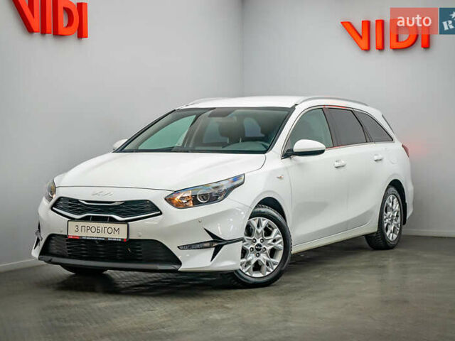 Белый Киа Ceed SW, объемом двигателя 1.6 л и пробегом 40 тыс. км за 17945 $, фото 1 на Automoto.ua