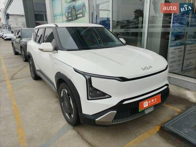 Белый Киа EV5, объемом двигателя 0 л и пробегом 20 тыс. км за 23500 $, фото 1 на Automoto.ua