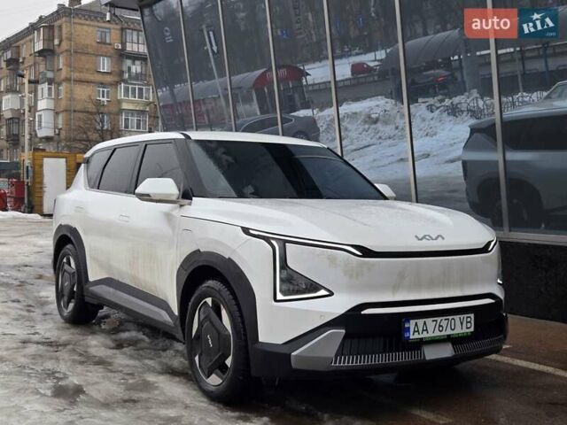 Білий Кіа EV5, об'ємом двигуна 0 л та пробігом 56 тис. км за 23900 $, фото 1 на Automoto.ua