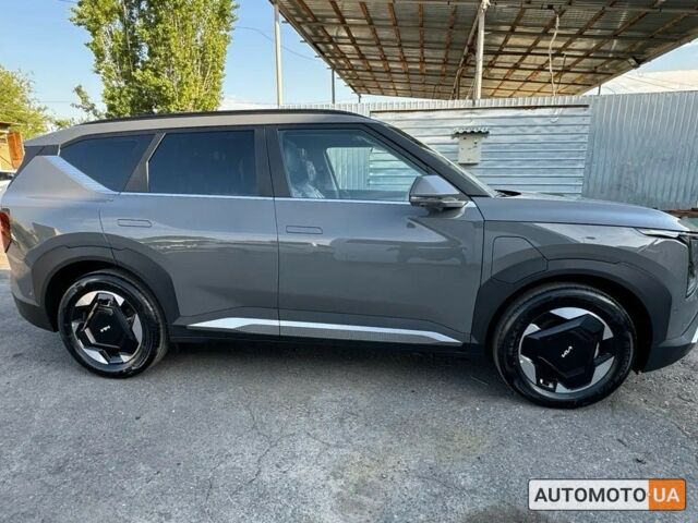 Серый Киа EV5, объемом двигателя 0 л и пробегом 0 тыс. км за 26700 $, фото 1 на Automoto.ua