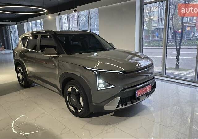 Сірий Кіа EV5, об'ємом двигуна 0 л та пробігом 16 тис. км за 24500 $, фото 1 на Automoto.ua