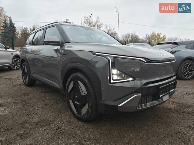 Серый Киа EV5, объемом двигателя 0 л и пробегом 1 тыс. км за 34500 $, фото 1 на Automoto.ua