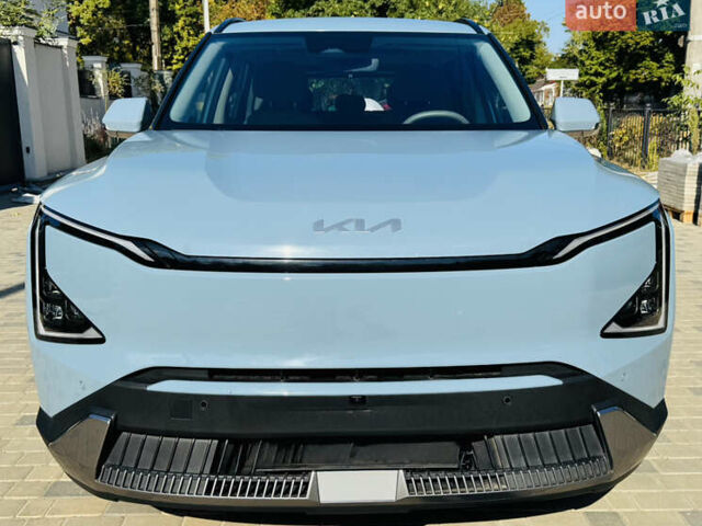 Синий Киа EV5, объемом двигателя 0 л и пробегом 19 тыс. км за 27500 $, фото 1 на Automoto.ua