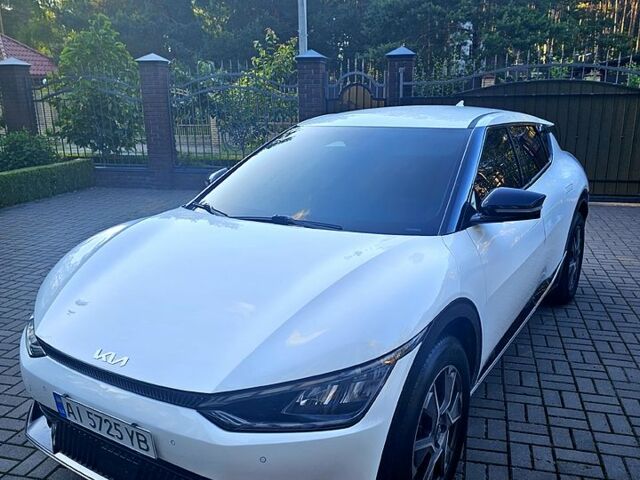 Білий Кіа EV6, об'ємом двигуна 0.15 л та пробігом 112 тис. км за 24800 $, фото 1 на Automoto.ua