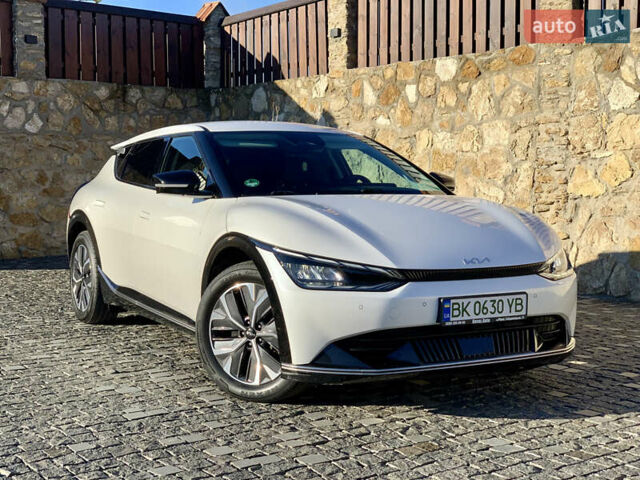 Білий Кіа EV6, об'ємом двигуна 0 л та пробігом 189 тис. км за 21900 $, фото 1 на Automoto.ua