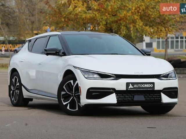 Белый Киа EV6, объемом двигателя 0 л и пробегом 29 тыс. км за 31900 $, фото 1 на Automoto.ua