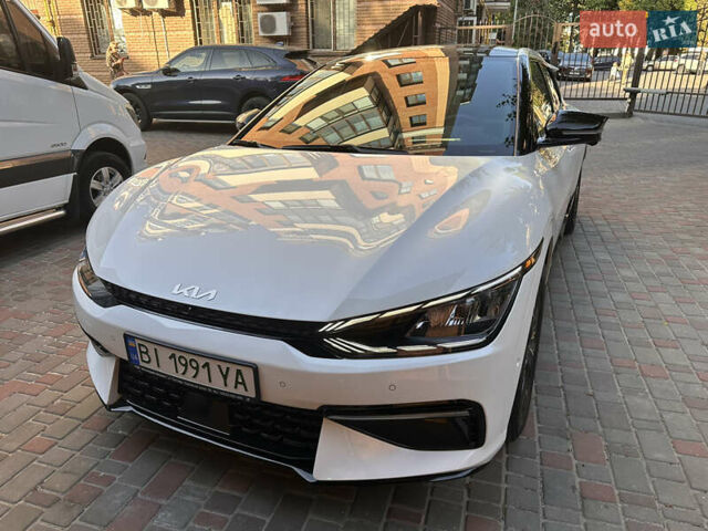 Белый Киа EV6, объемом двигателя 0 л и пробегом 23 тыс. км за 29000 $, фото 1 на Automoto.ua