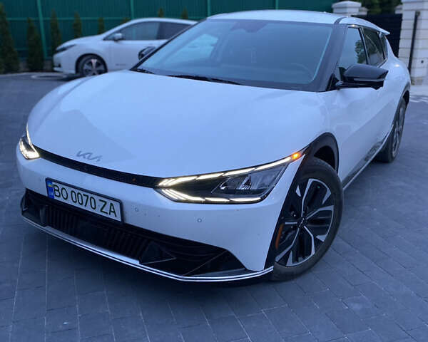 Білий Кіа EV6, об'ємом двигуна 0 л та пробігом 67 тис. км за 30000 $, фото 1 на Automoto.ua
